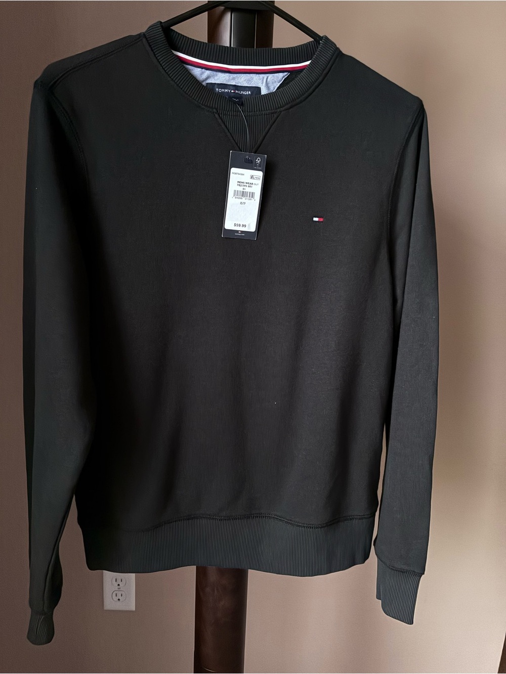 Tommy Hilfiger Men’s Black Crewneck Sweatshirt with Signature Flag